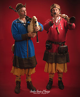 Lahais Toumit sonneurs en costumes renaissance